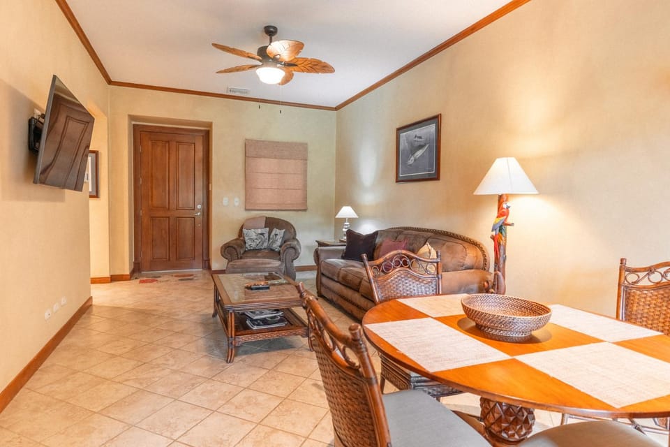 CR Luxury Veranda 7B 2 Bdrm Apartment in Herradura