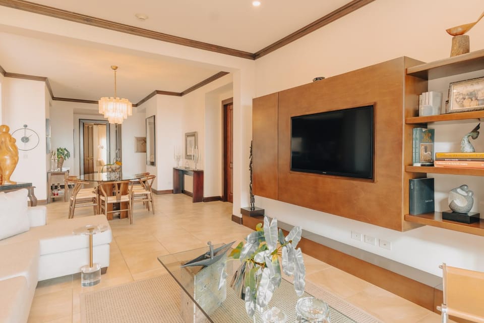 CR Luxury Altavista 2A 3 Bdrm Apartment in Herradura