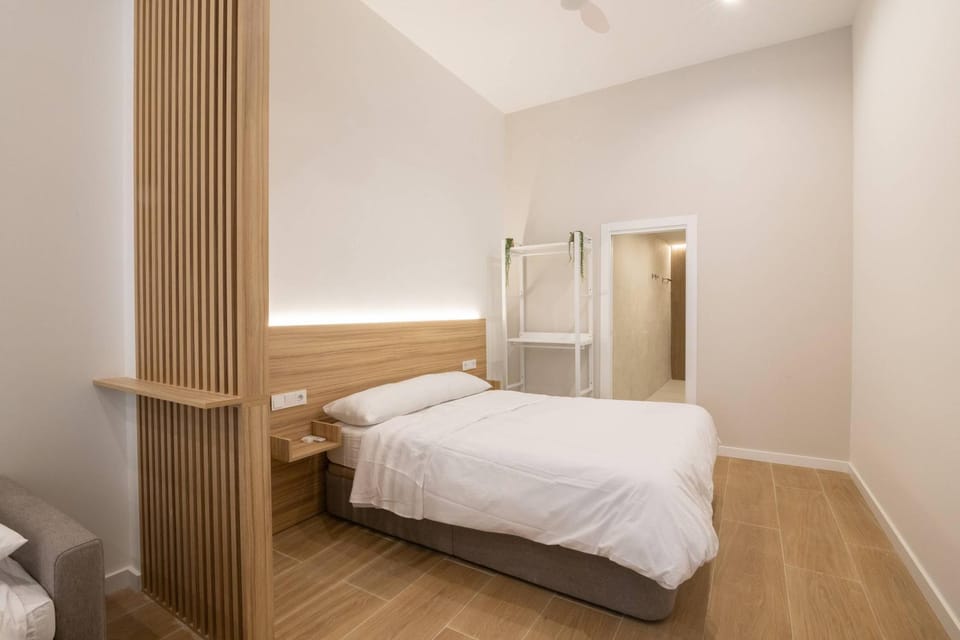 Bed, Photo of the whole room, Bedroom, towels, wardrobe