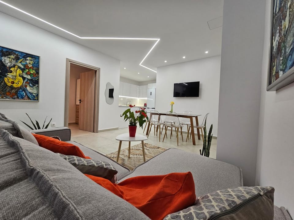 Living room, Seating area, Dining area