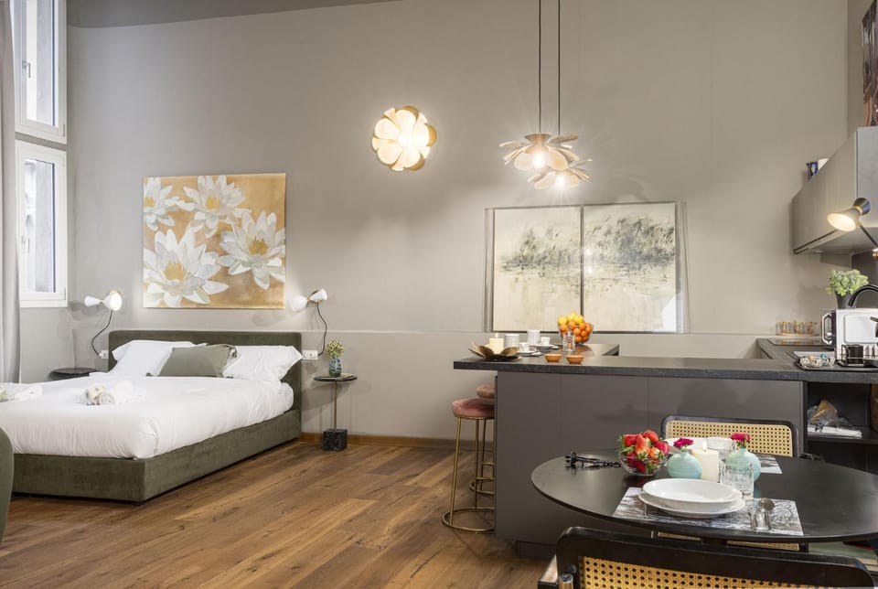Bed, Living room, Photo of the whole room, Seating area, Bedroom, towels