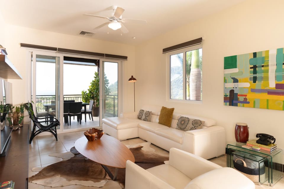 CR Luxury Altavista 2B 3 Bdrm Apartment in Herradura