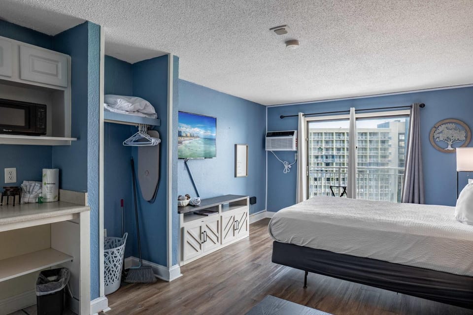 Updated Suite with Stunning Ocean Views-Sea Mist 51102 House in Myrtle Beach