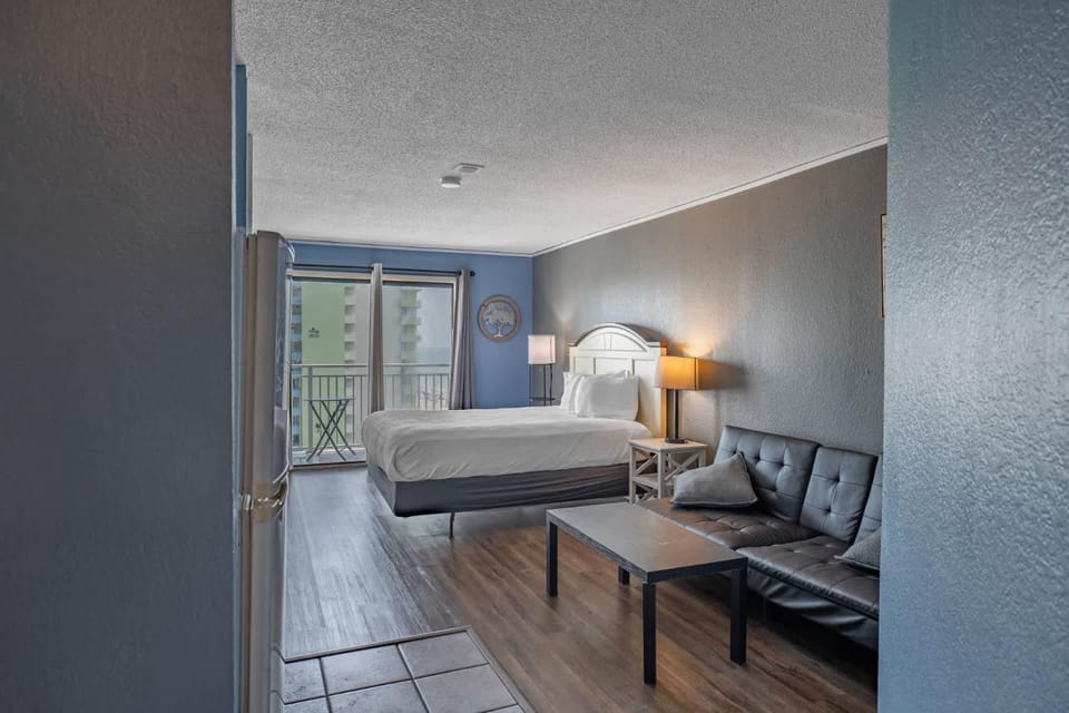Updated Suite with Stunning Ocean Views-Sea Mist 51102 House in Myrtle Beach