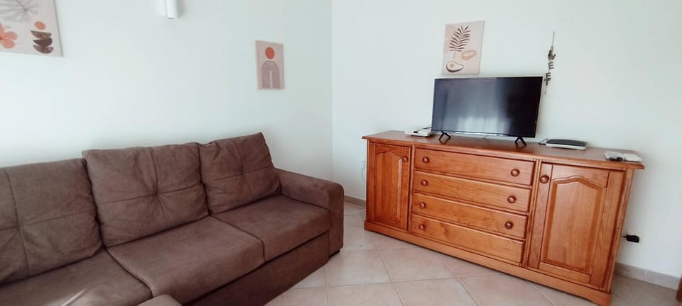 Communal lounge/ TV room, TV and multimedia, Living room, Seating area