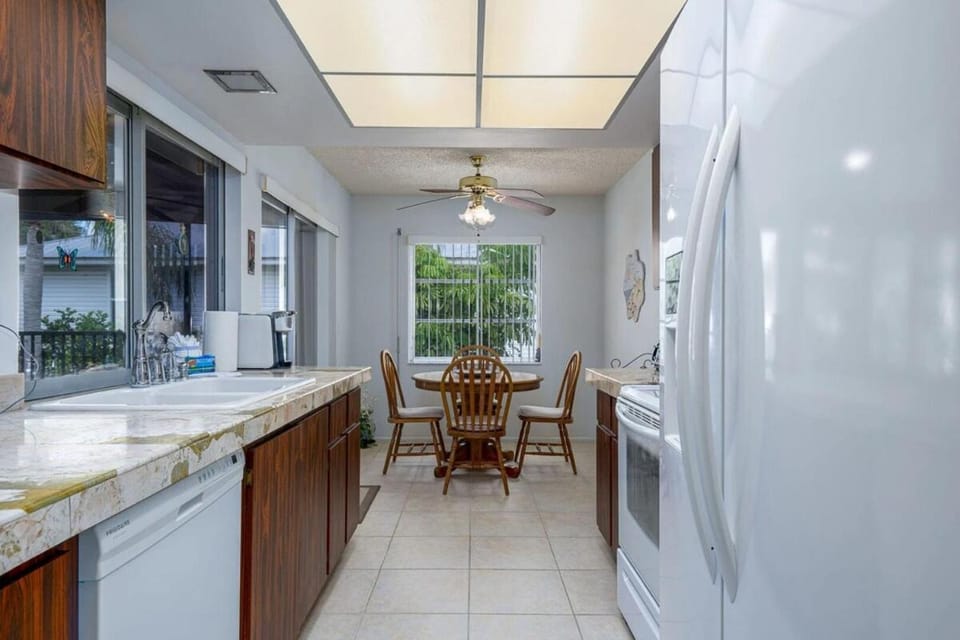 Gorgeous Beach Views, Private Pool - Villa Palmetto - Roelens House in Estero Island