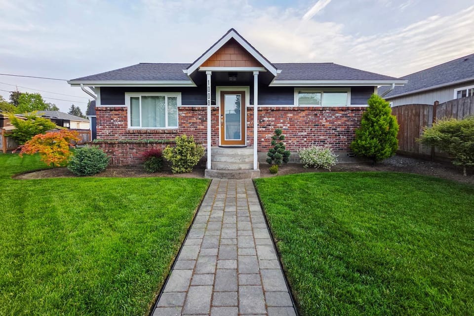Family-Friendly Cottage with Playground in Centralia House in Washington