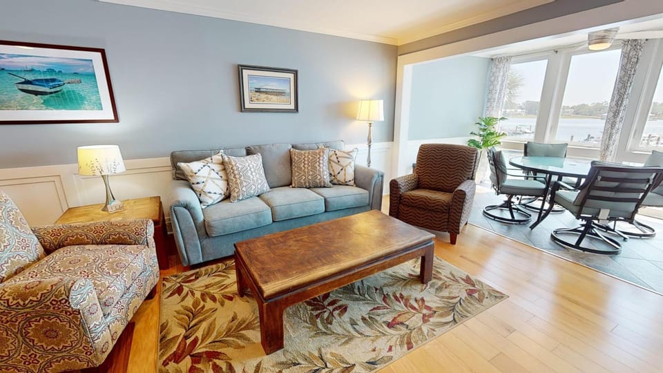 Surf and Turf Apartment in Folly Beach