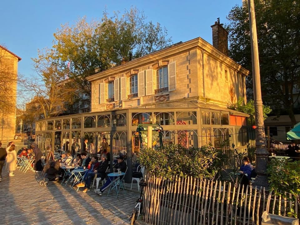 Geranimus Loire Quay Apartment in Paris