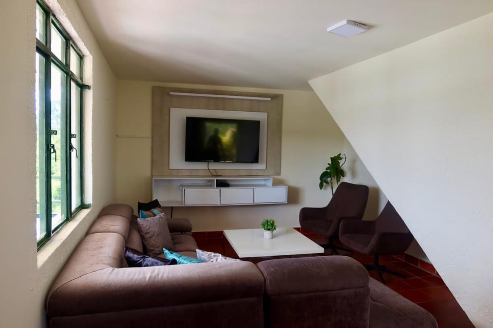 Communal lounge/ TV room, TV and multimedia, Living room