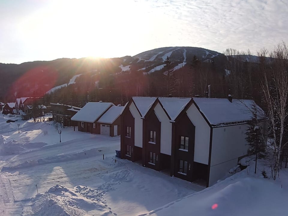 Property building, Winter, Mountain view