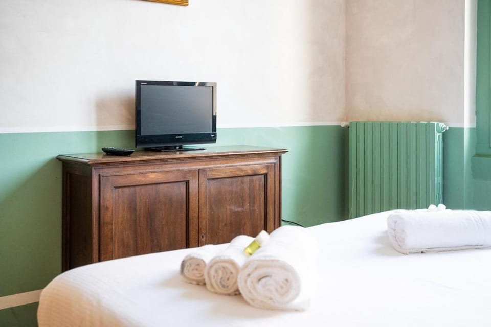 10 min to Duomo New Chic Apt, 20 min to Linate Apartment in Milan