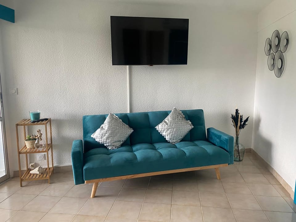 TV and multimedia, Seating area