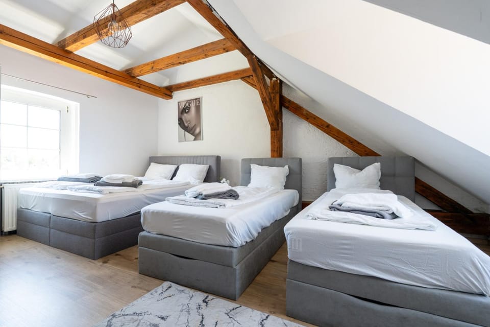 Bed, Photo of the whole room, Bedroom, towels