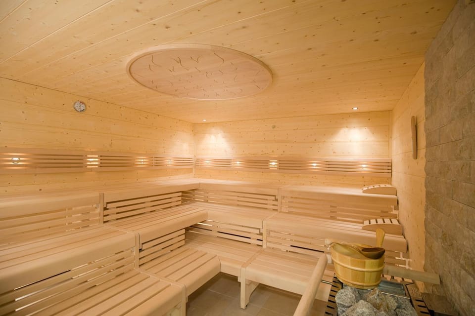 Sauna, Spa and wellness centre/facilities, Decorative detail