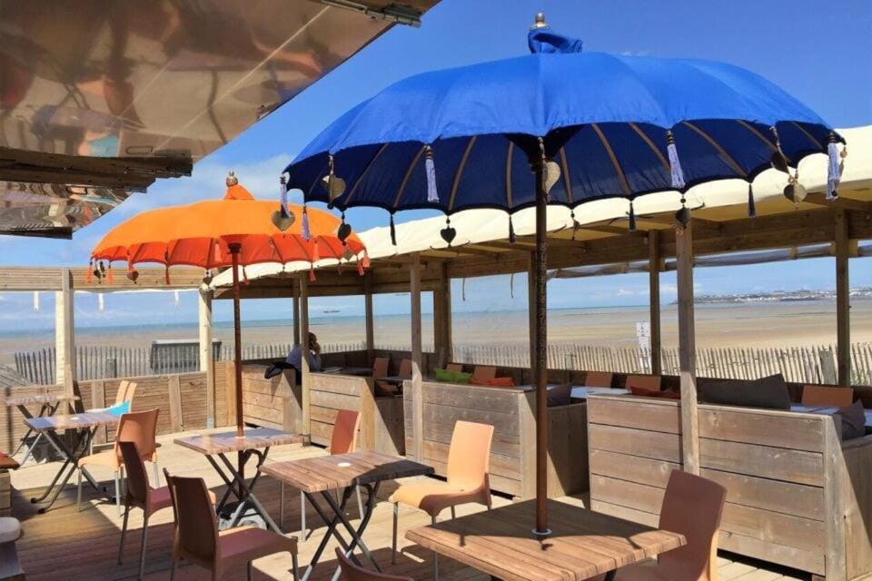 Albizia House in Saint-Pair-sur-Mer