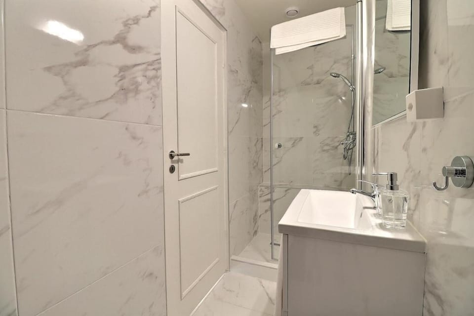 Attique Studio A Apartment in Geneva