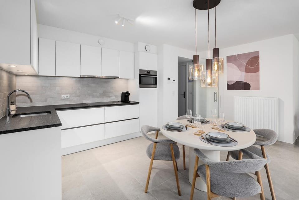 Dining area, kitchen
