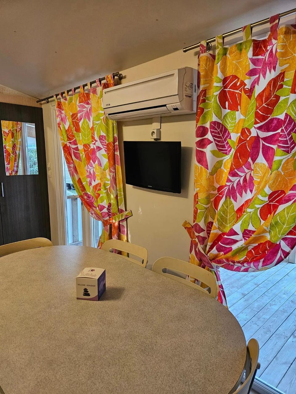mobil-home 6 couchages Campground/ 
RV Resort in Villeneuve-lès-Maguelone