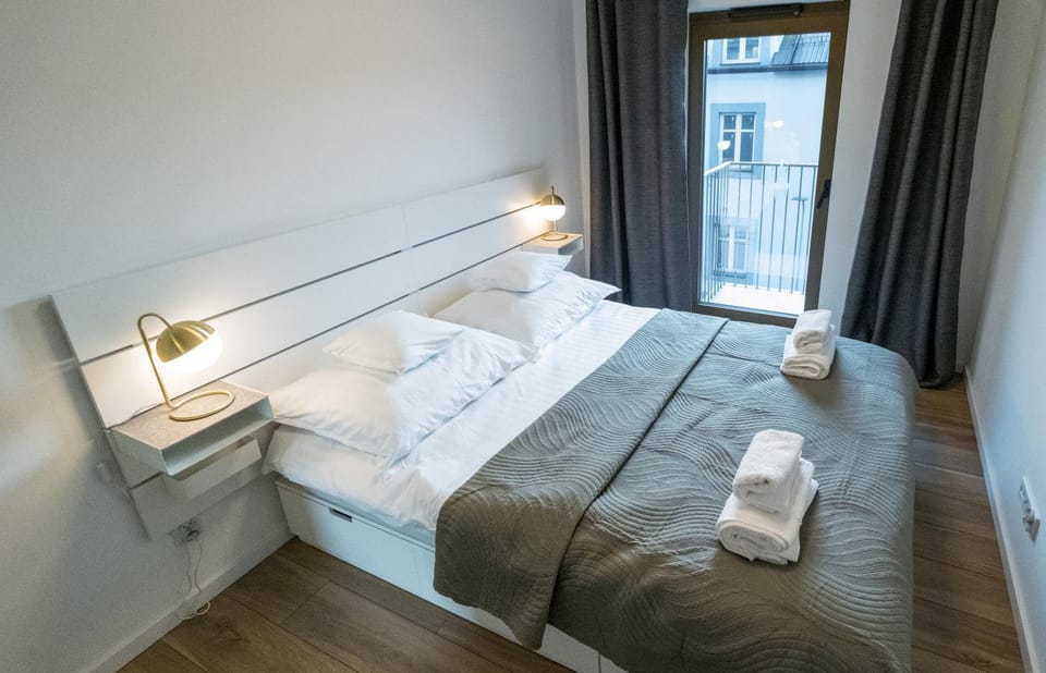 Bed, Balcony/Terrace, Bedroom, internet, towels, wardrobe