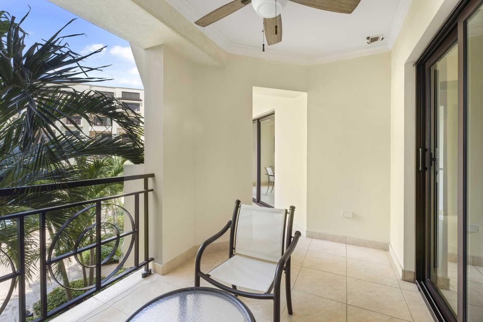 PC209 - Pool View - Perfect for families or group - Close to Palm Beach - 2BR House in Noord