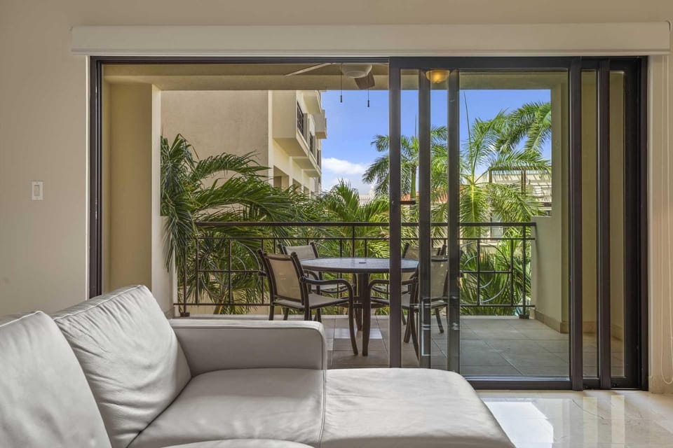 PC209 - Pool View - Perfect for families or group - Close to Palm Beach - 2BR House in Noord