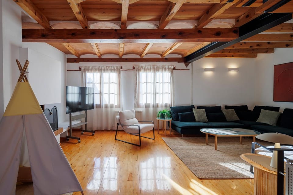 TV and multimedia, Seating area