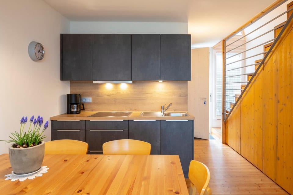 Property building, Kitchen or kitchenette, Living room