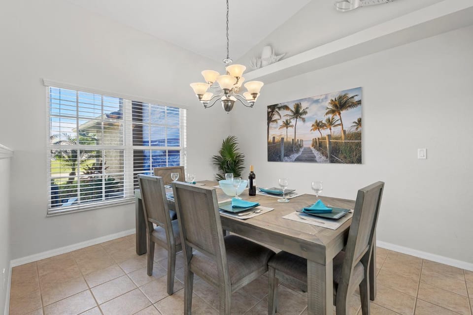 Great for kids! Paddle boards, bikes, kayaks & pet friendly! Villa Evelyn's Palms - SWFL Rentals Villa in Cape Coral