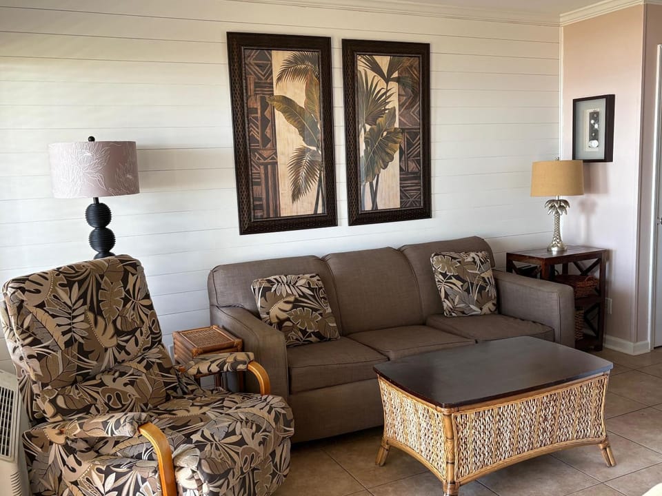 Seaside Villa 369 House in South Forest Beach