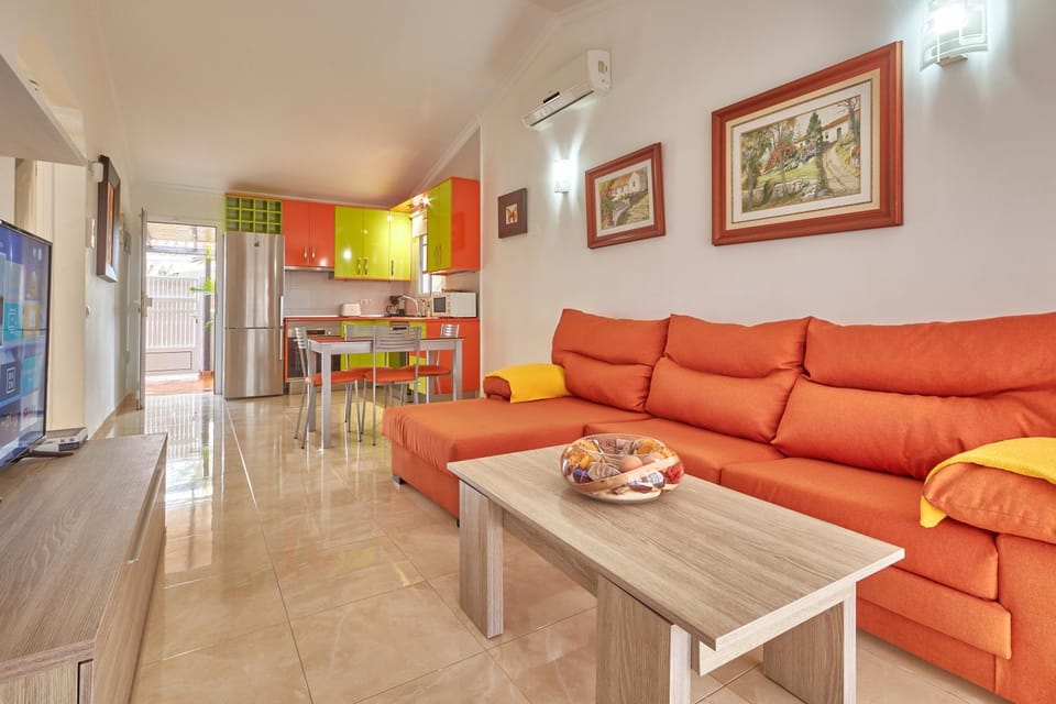 TV and multimedia, Kitchen or kitchenette, Living room, Dining area