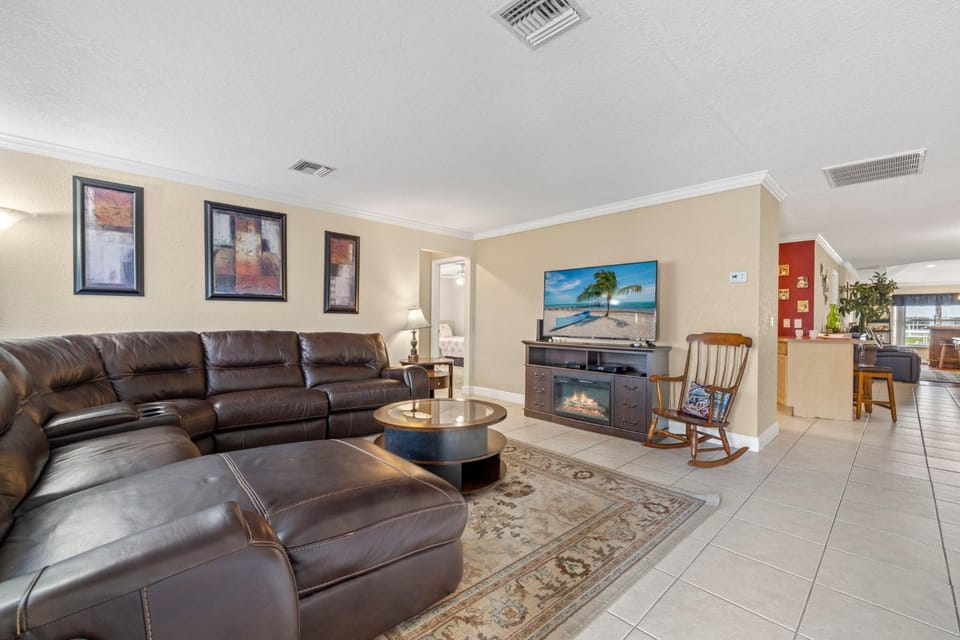 Fully stocked! Bikes, pool table, hot tub... everything you need! Villa Aleena - SWFL Rentals Villa in Cape Coral