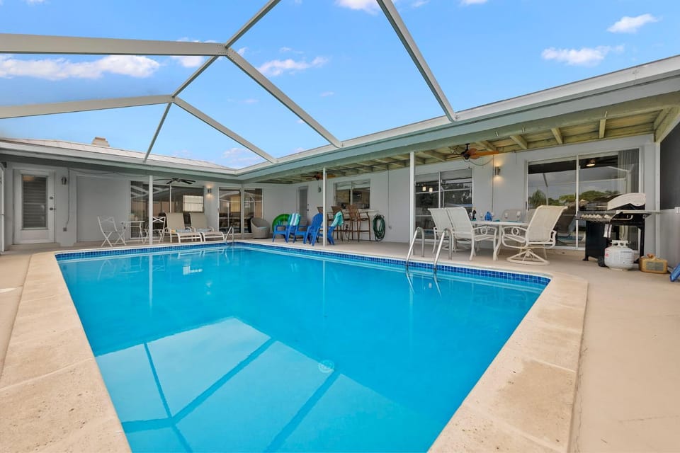 Direct access pet friendly villa w/bikes & kayaks! Villa Florence - SWFL Rentals Villa in Cape Coral