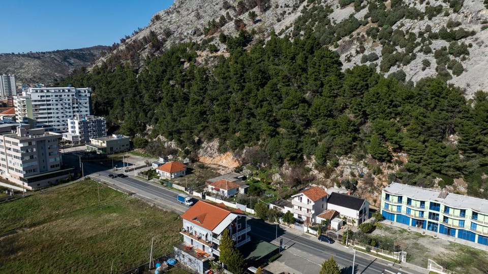 Property building, Day, Neighbourhood, Bird's eye view, City view, Street view, Location