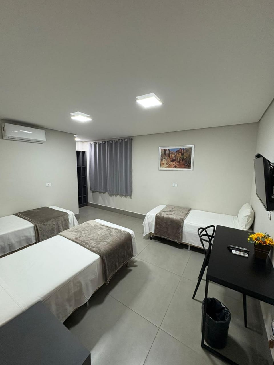 Bed, Photo of the whole room, Bedroom, air conditioner