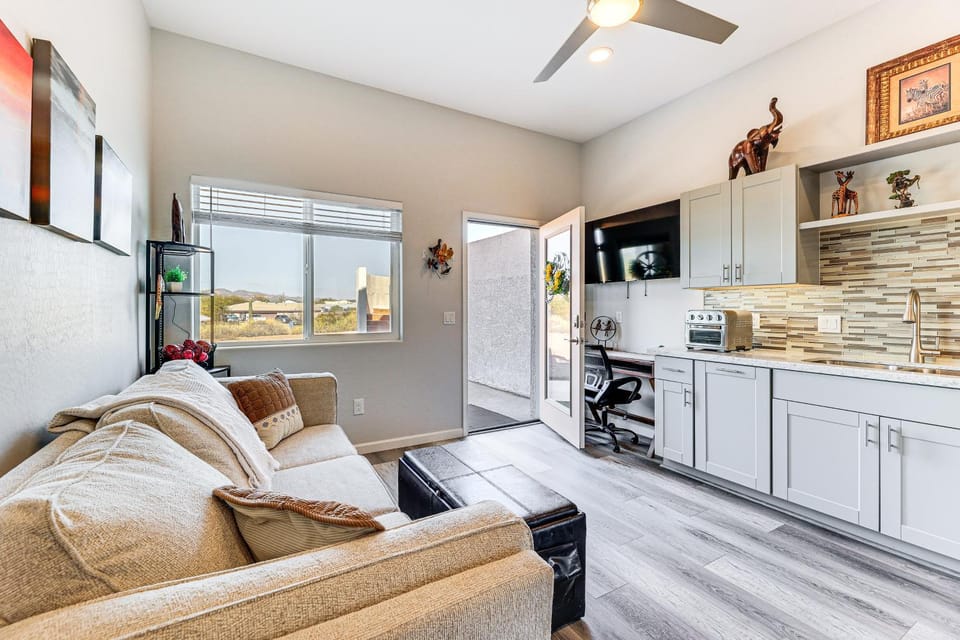 Cozy Couple's Retreat w/ Views in Apache Junction Apartment in Apache Junction