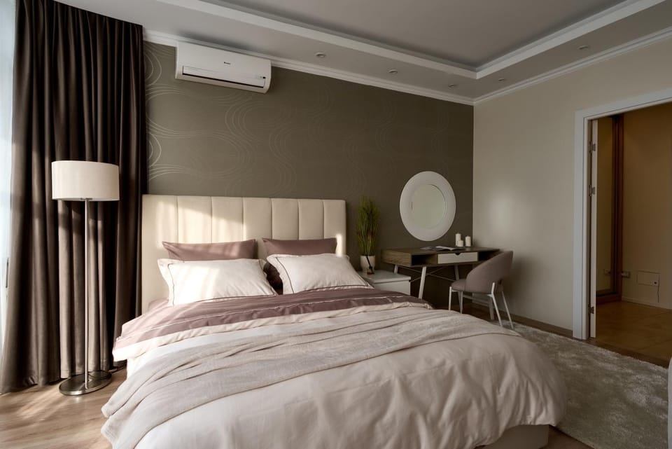 Bed, Living room, Guests