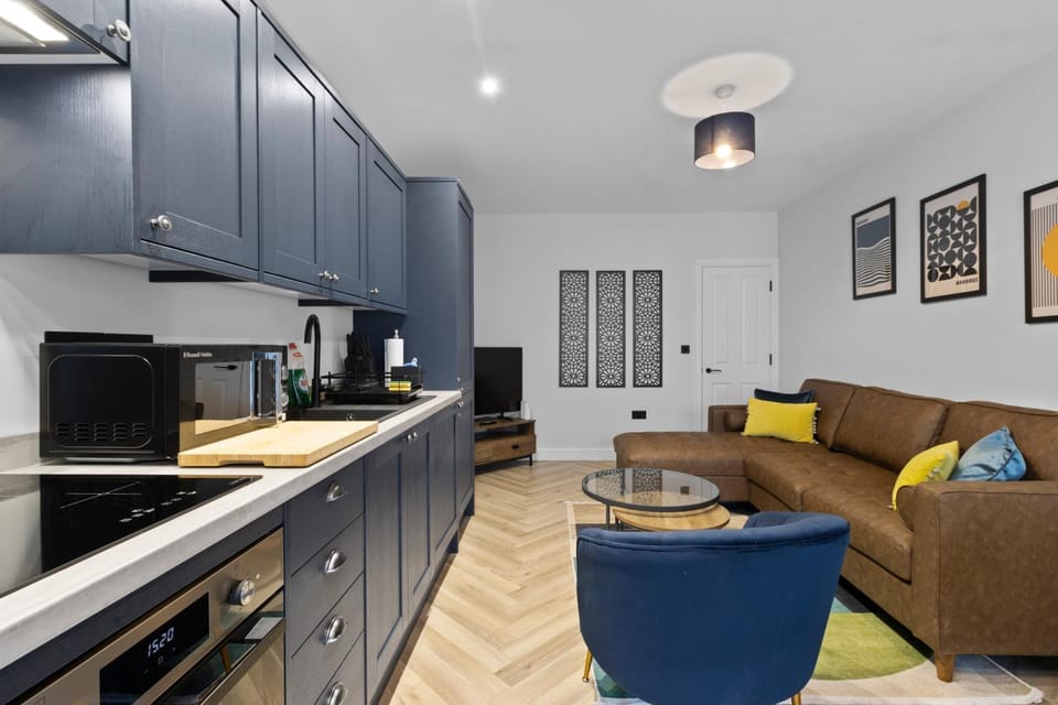 Kitchen or kitchenette, Living room, Seating area