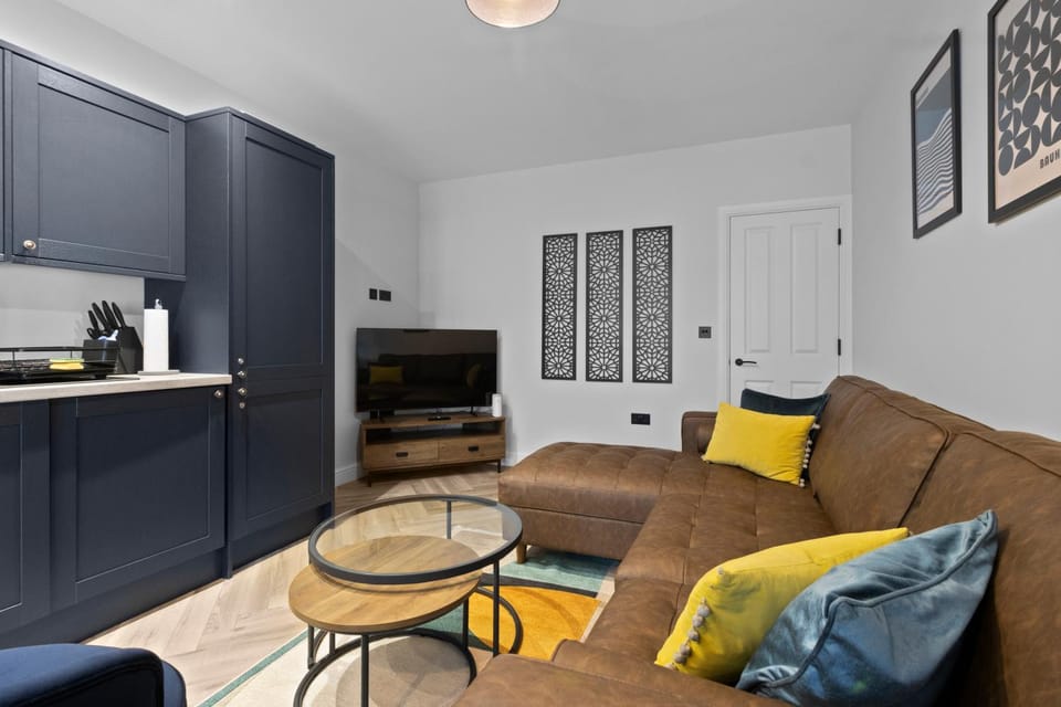 TV and multimedia, Kitchen or kitchenette, Living room