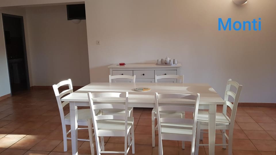 Gite de 90m2 proche de la mer avec grande piscine MONTI Apartment in Linguizzetta