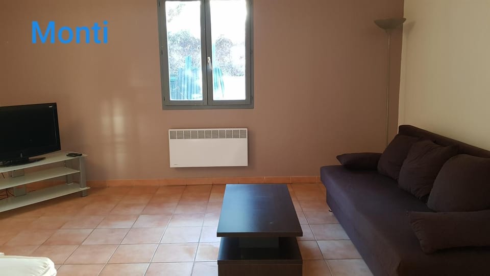 Gite de 90m2 proche de la mer avec grande piscine MONTI Apartment in Linguizzetta