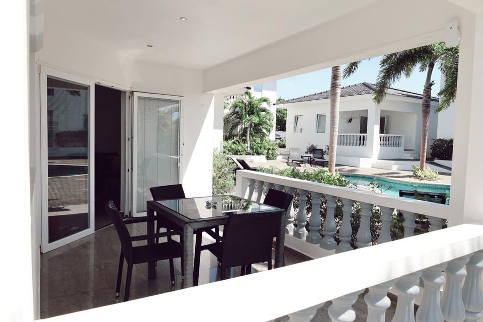 Property building, Day, View (from property/room), Balcony/Terrace, Dining area, Pool view, Swimming pool, sunbed