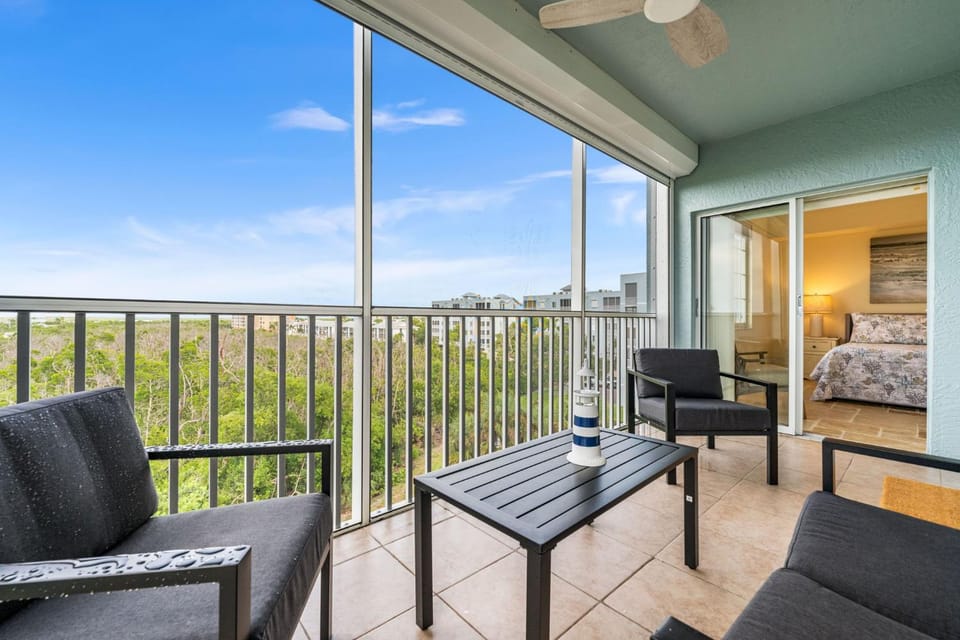 Pool, Tennis, Across the Street from the Beach - Captains Bay North 401 House in Estero Island