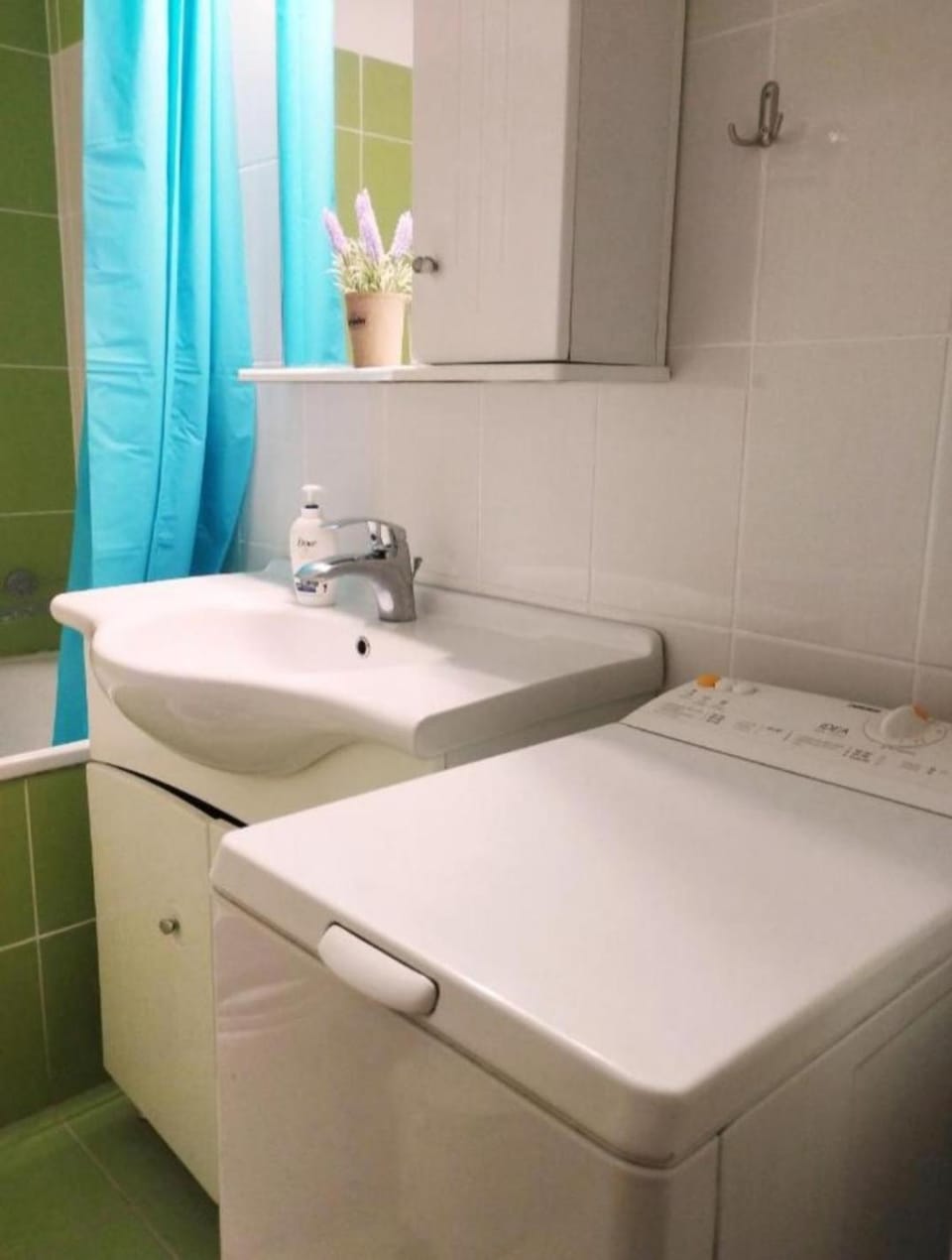 Bathroom, washing machine