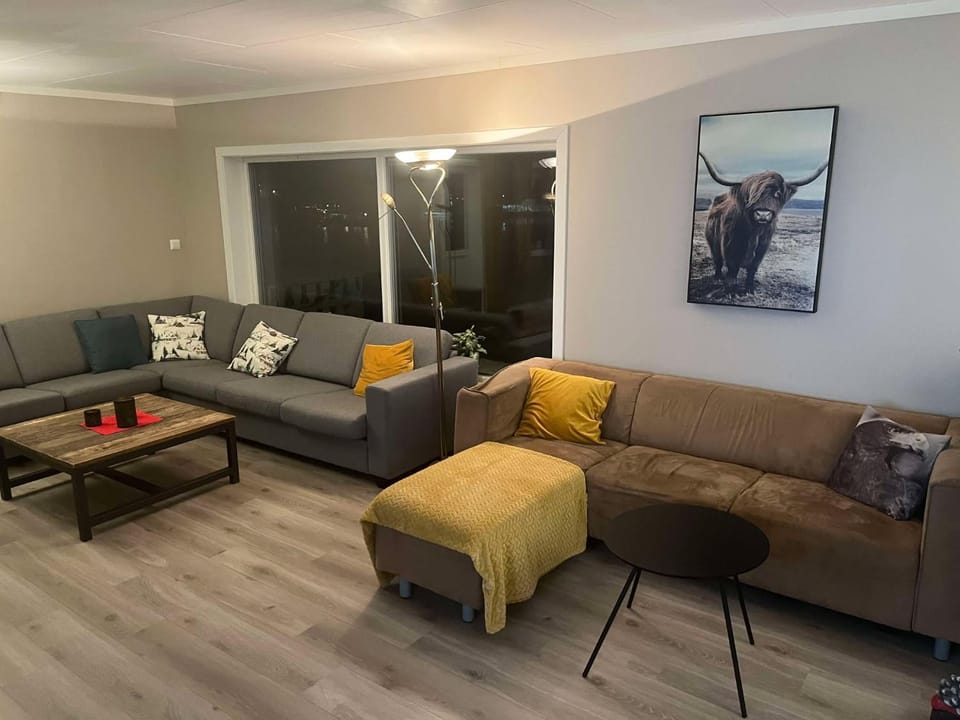 Large detached house in the middle of Lofoten House in Lofoten