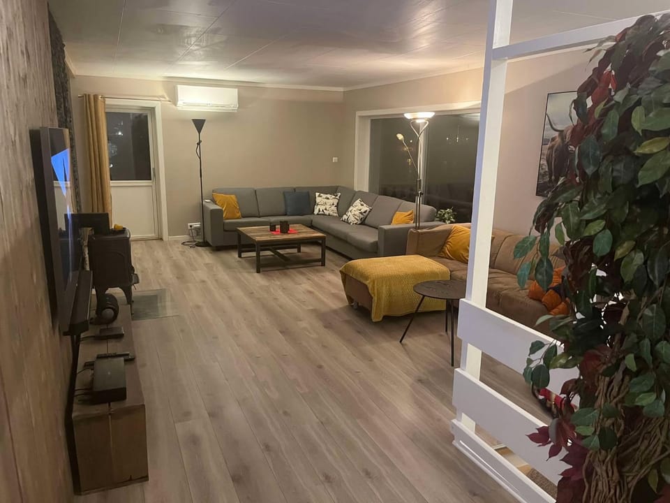 Large detached house in the middle of Lofoten House in Lofoten