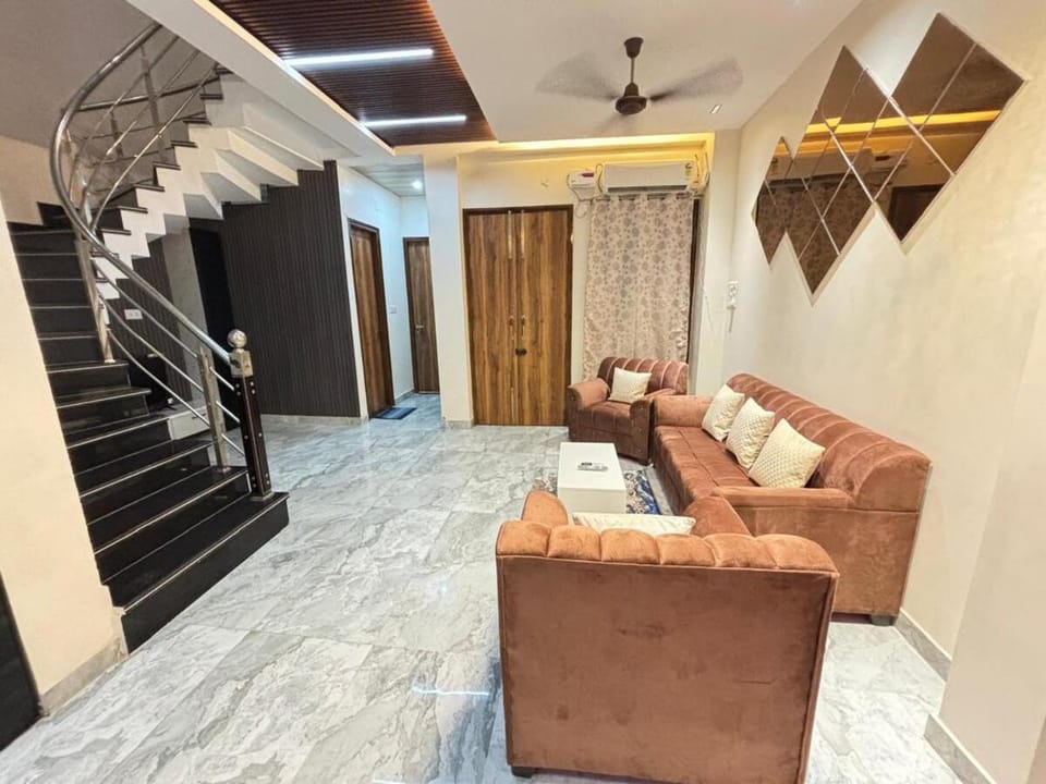 The Haven Retreat- Luxury Villa Apartment in Varanasi