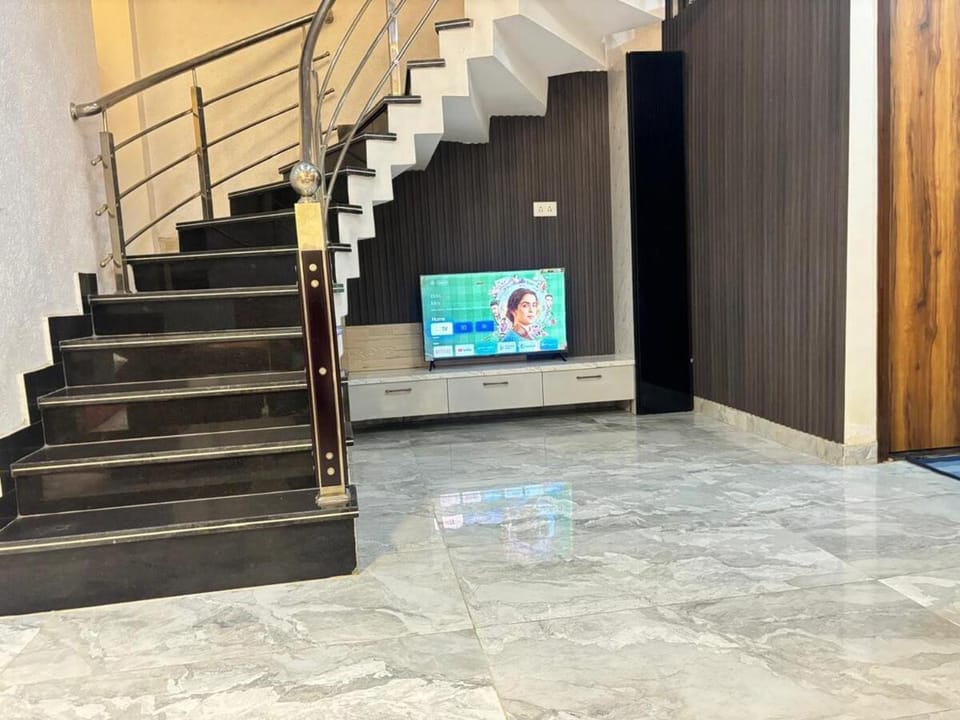 The Haven Retreat- Luxury Villa Apartment in Varanasi