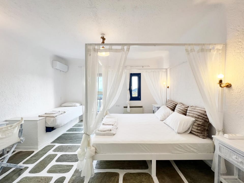 Bed, Bedroom, air conditioner