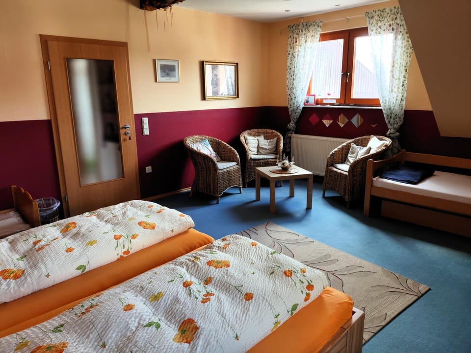 Große, gemütliche Wohnung in dörflicher Idylle Apartment in Hesse